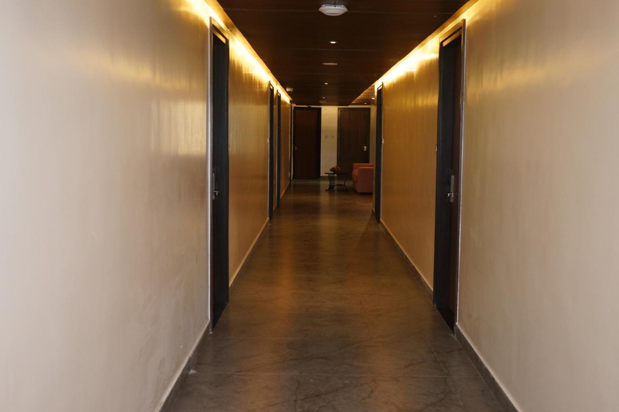 Vantara Suites Веллуру Экстерьер фото